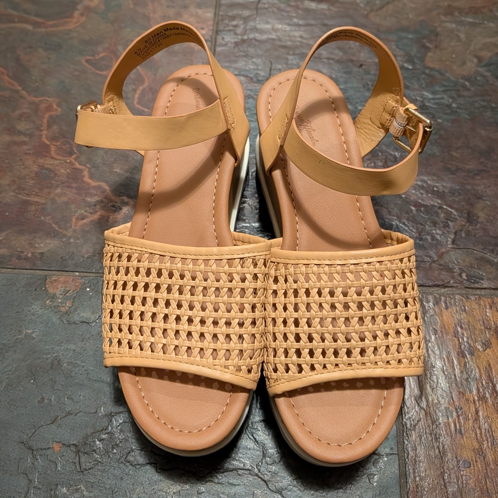 Universal Thread Alba Platform Wedge Sandals 8.5 - image 2